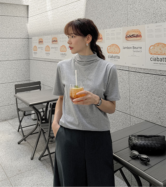 Fine half-neck short-sleeved tee
