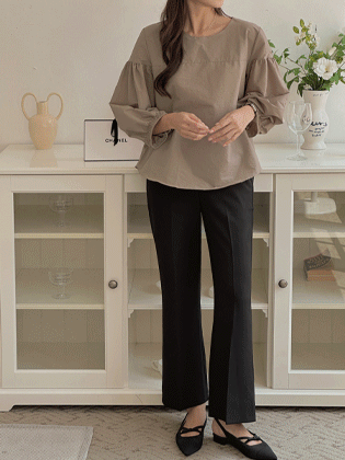 Rogien Smoked Puff Blouse
