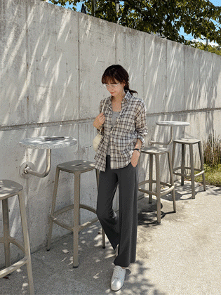 Wide-banding straight slacks