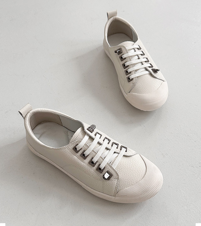 Cubic banding strap sneakers