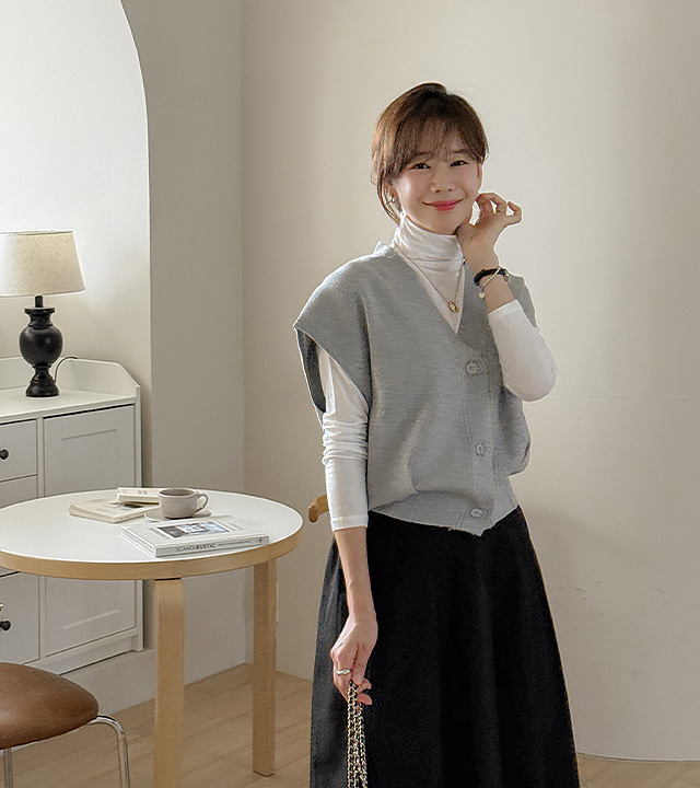 Mine Button Knit Vest