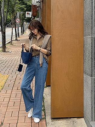 Rough pocket semi-wide denim