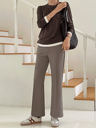 Cover-up semi-bootcut slacks