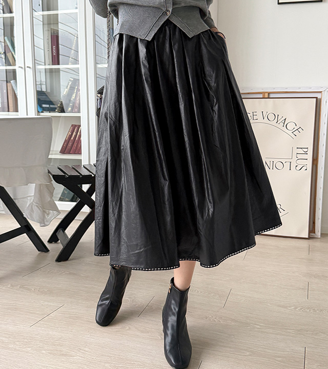 Eco leather pin tuck full skirt