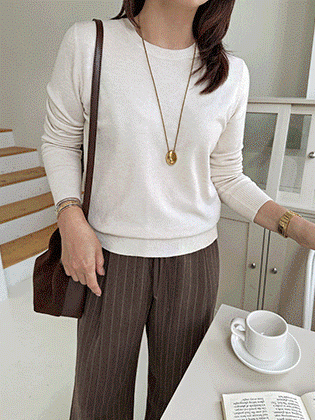 Soft Pendant R-Neck Knit