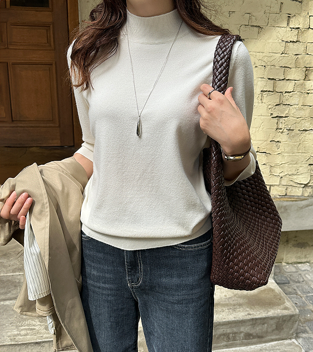 Pendant half-neck 3/4 length knit