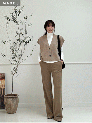 [MADE] Cheese Secret Semi-Bootcut Slacks