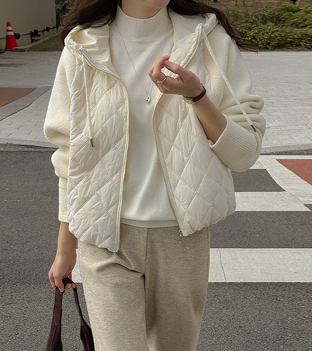 Diamond embroidered knit padded jumper