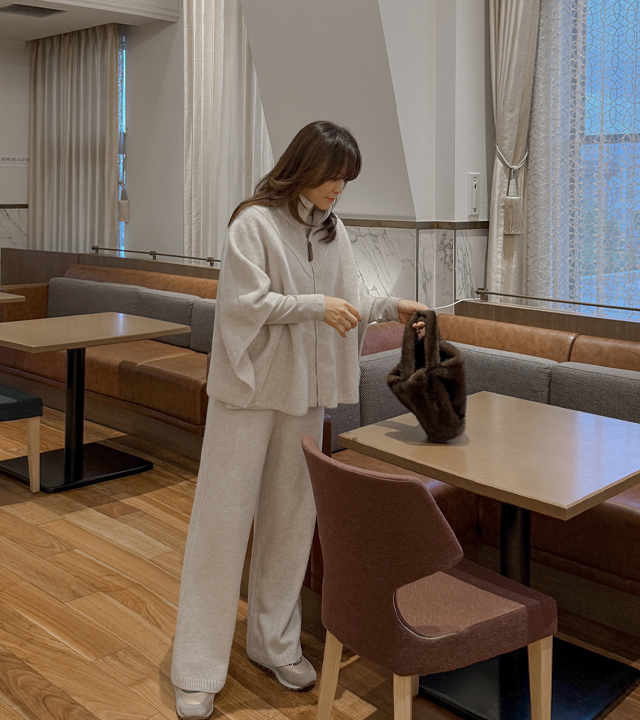 100% Merino Wool Flare-Fit Knit Pants