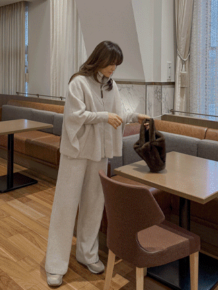 100% Merino Wool Flare-Fit Knit Pants 