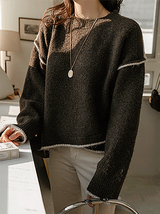 Line Layer Round Knit
