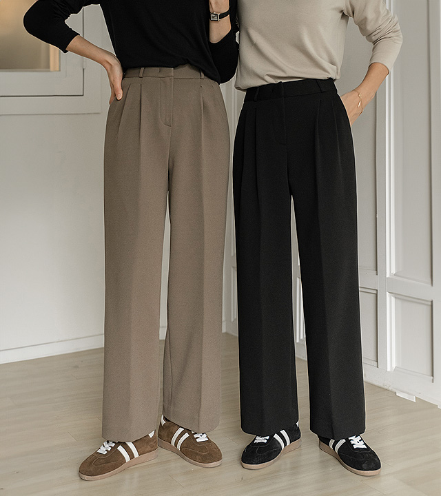 Warm pin-tuck fleece wide slacks