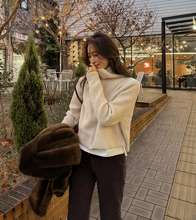 Emma high-neck wool knit