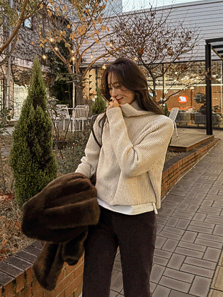 Emma high-neck wool knit