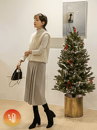 Twin pleated fleece skirt