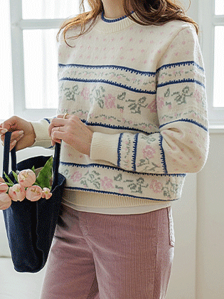 Rose pattern round neck knit