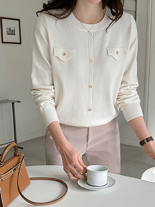 H gold button round knit