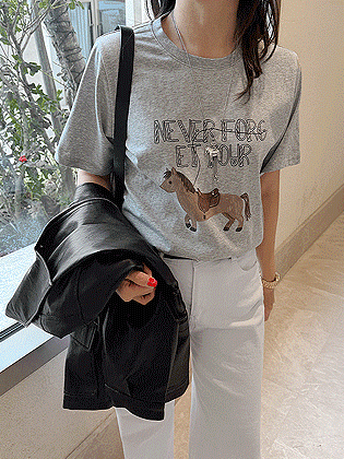 Horse Print Short Sleeve T-Shirt (Necklace Set)