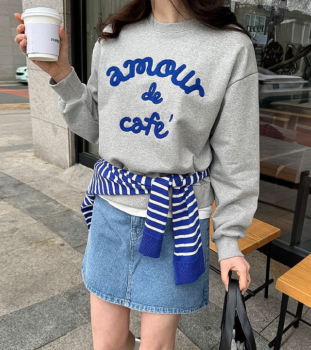 Decafé Chain Embroidery Man-to-Man