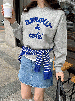 Decafé Chain Embroidery Man-to-Man