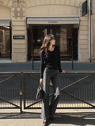 Asymmetrical V-neck ribbed knit