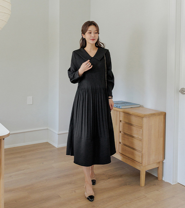 Sailor collar pleated dress