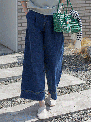 Balloon Pintuck Wide Denim