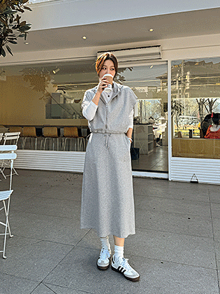 Well hooded zip-up skirt set