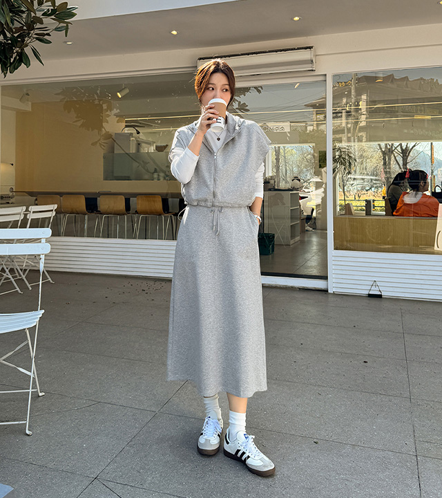 Well hooded zip-up skirt set