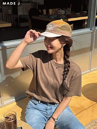 [MADE] Manon Magot Slavic Tee