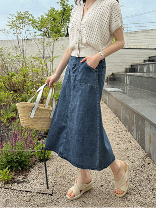 Loen Out-pocket Denim Skirt 