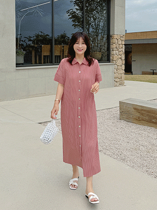 Pearl button pleated dress