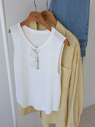 Windy Sleeveless Knit Sleeveless