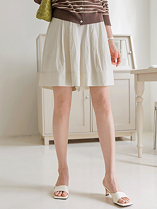 Bensi Pintuck Half-length Pants
