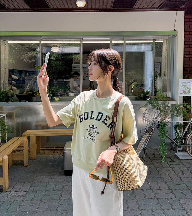 Golden Print Short Sleeve Sweatshirt