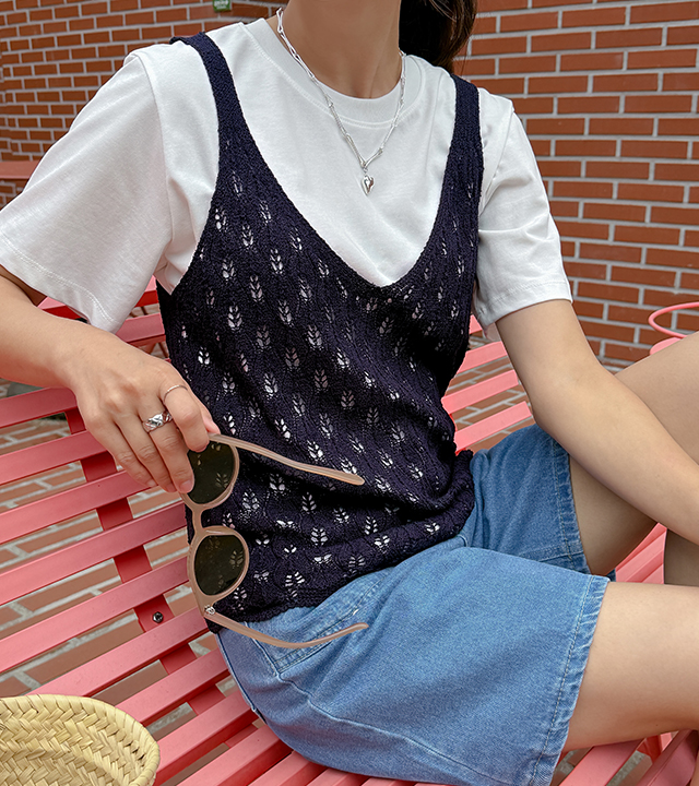 Pico Leaf Knit Vest 