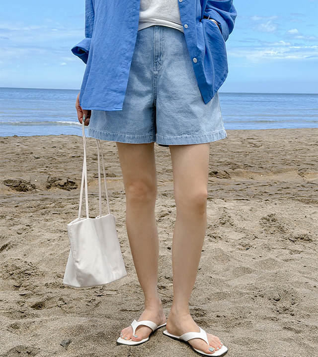 Flare pintuck cropped denim pants