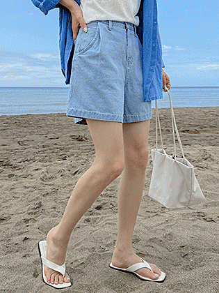 Flare pintuck cropped denim pants