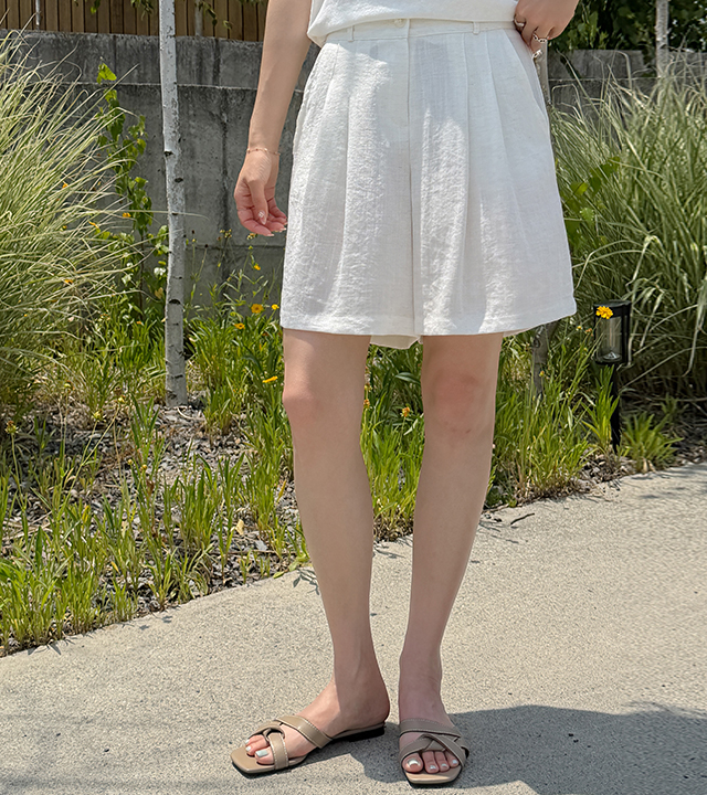 French linen pintuck shorts