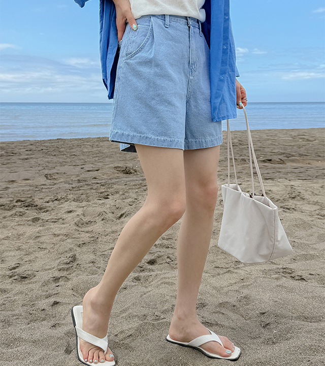 Flare pintuck cropped denim pants