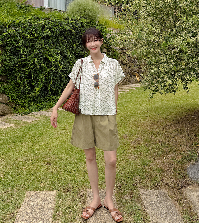 Leaf pattern roll-up shirt