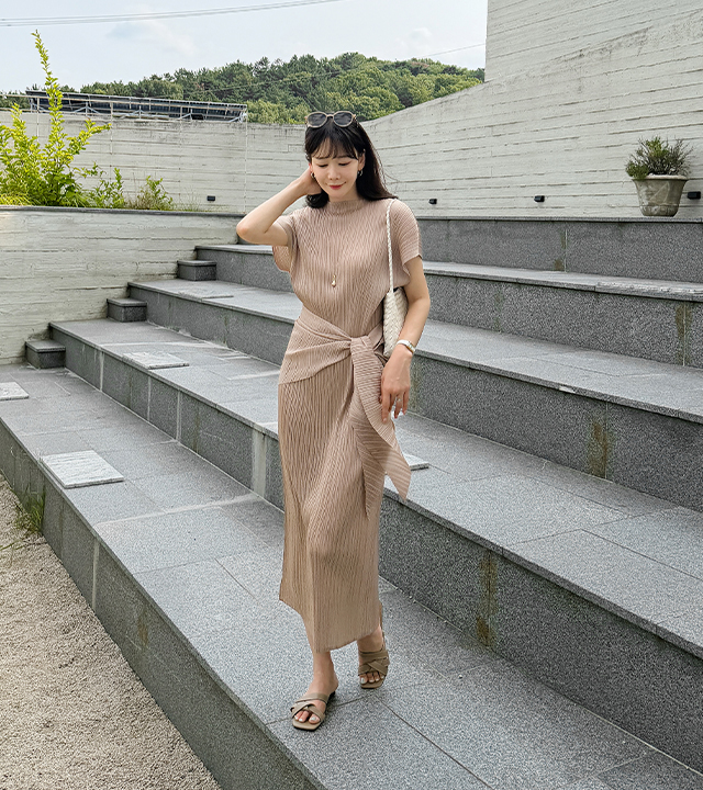Shells Pleated Dress (Shawl Set)