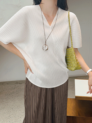 Ouvua pleated blouse