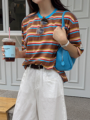 Colorful patch short-sleeve T-shirt