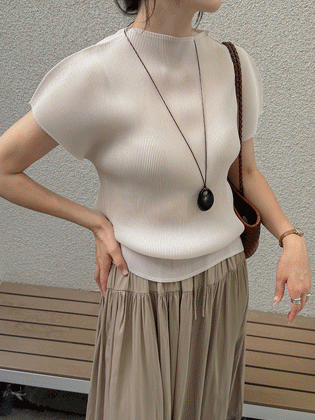 La Vie en Volume Pleated Blouse