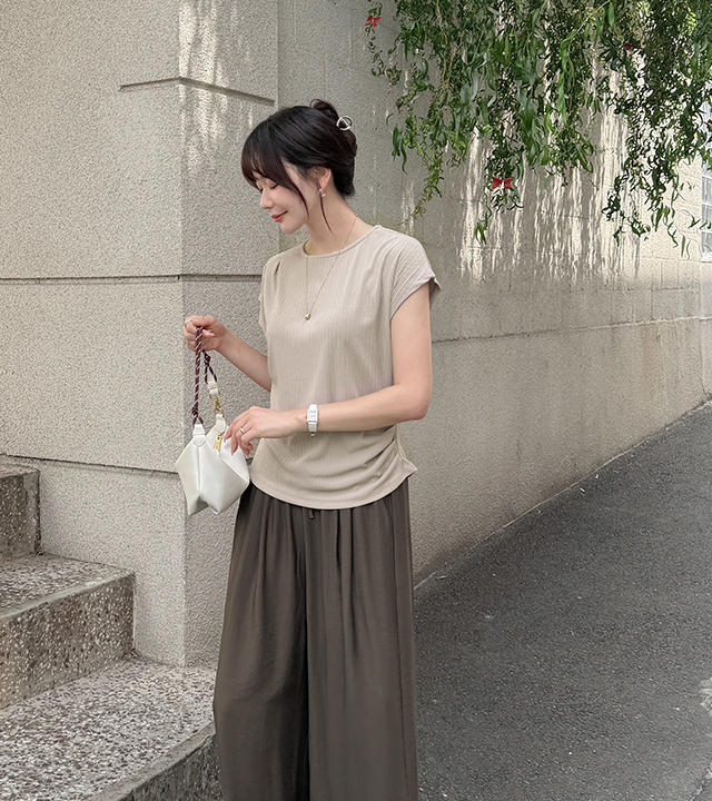 Rie Pleated Pintuck Shirring Tee