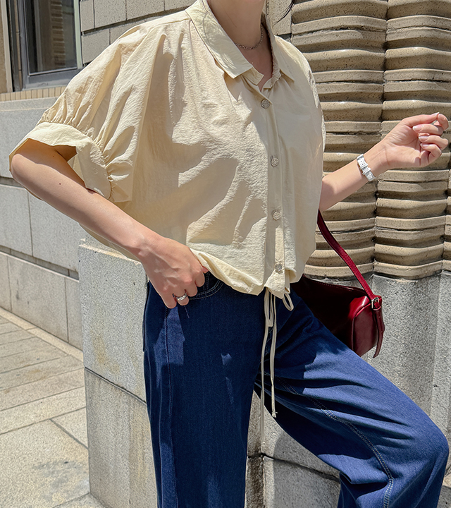 Moen Balloon Sleeve Ultralight Blouse