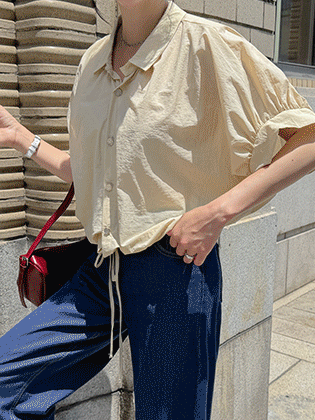 Moen Balloon Sleeve Ultralight Blouse