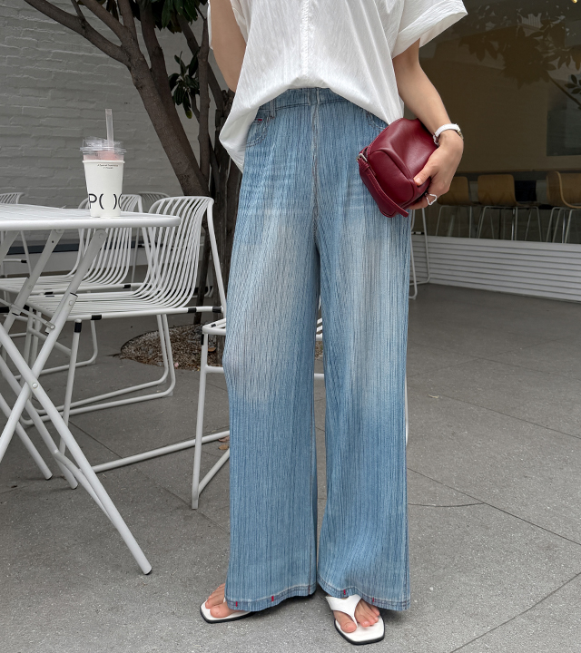 Dwen Denim-like Pleated Pants