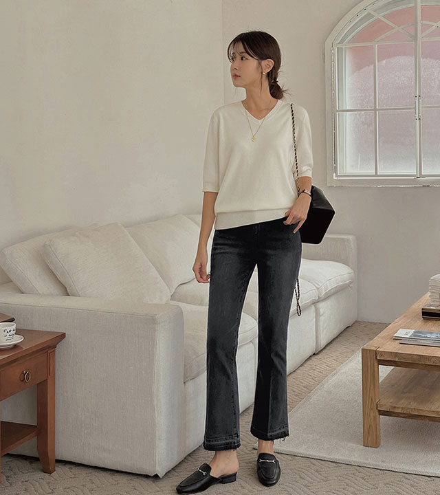 Chalice V-neck Sleeveless Knit